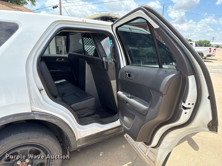 image for item EJ4716 2015 Ford Explorer Police SUV