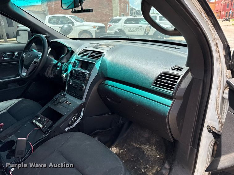 image for item EJ4716 2015 Ford Explorer Police SUV