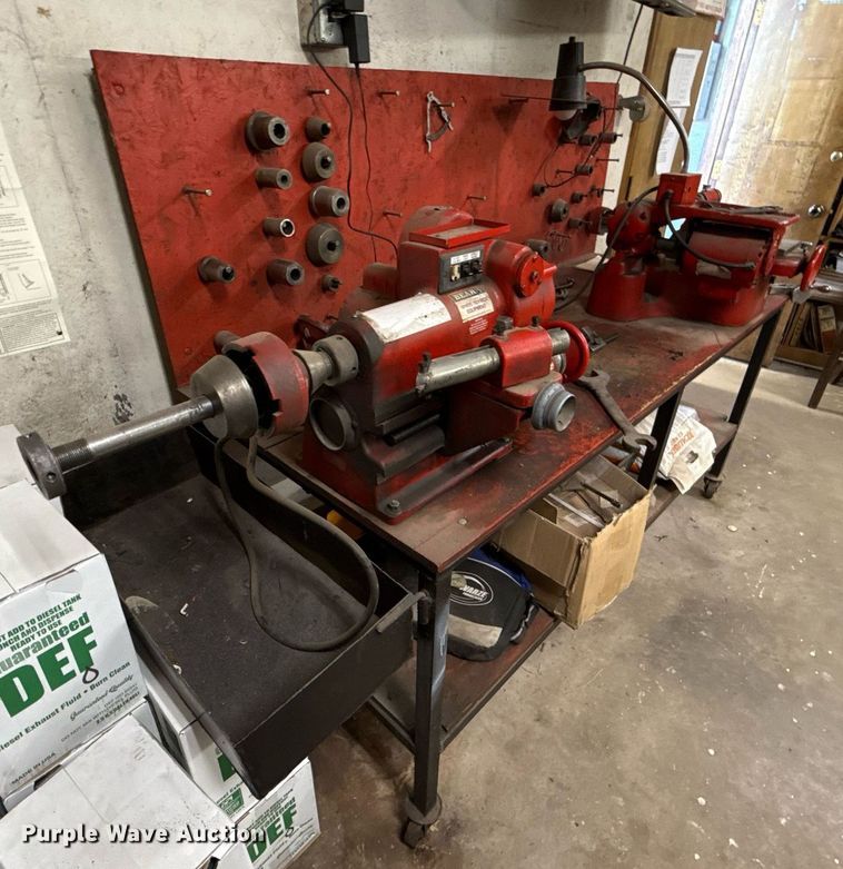 image for item EJ4731 Bear service equipment