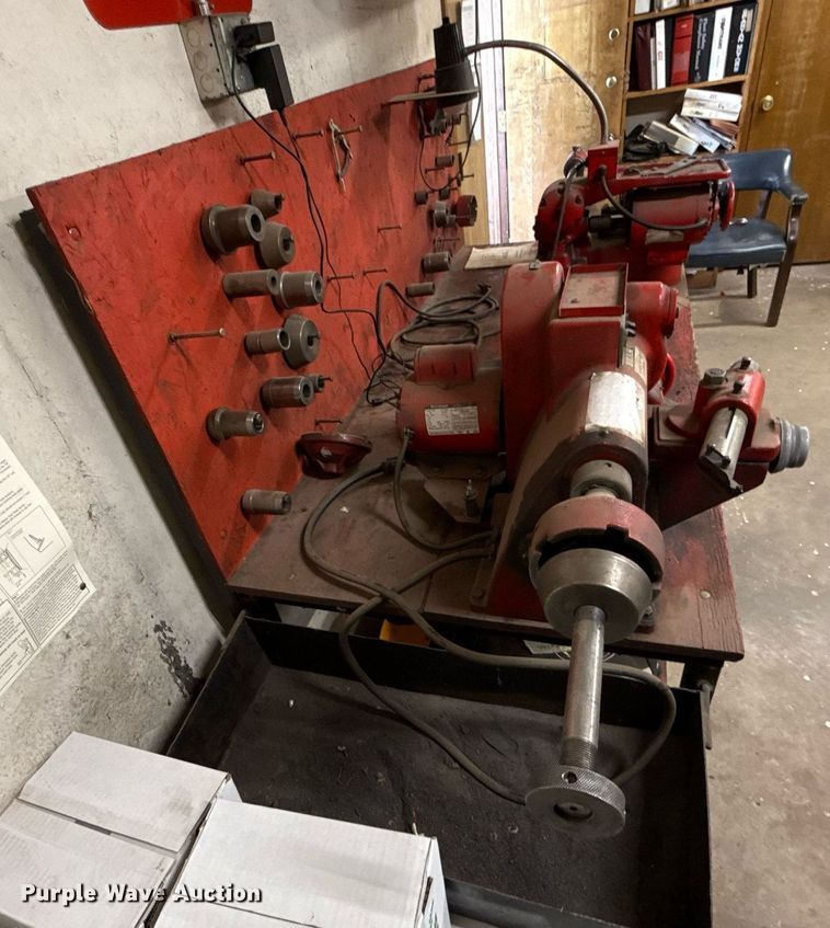 image for item EJ4731 Bear service equipment