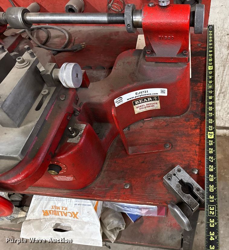 image for item EJ4731 Bear service equipment