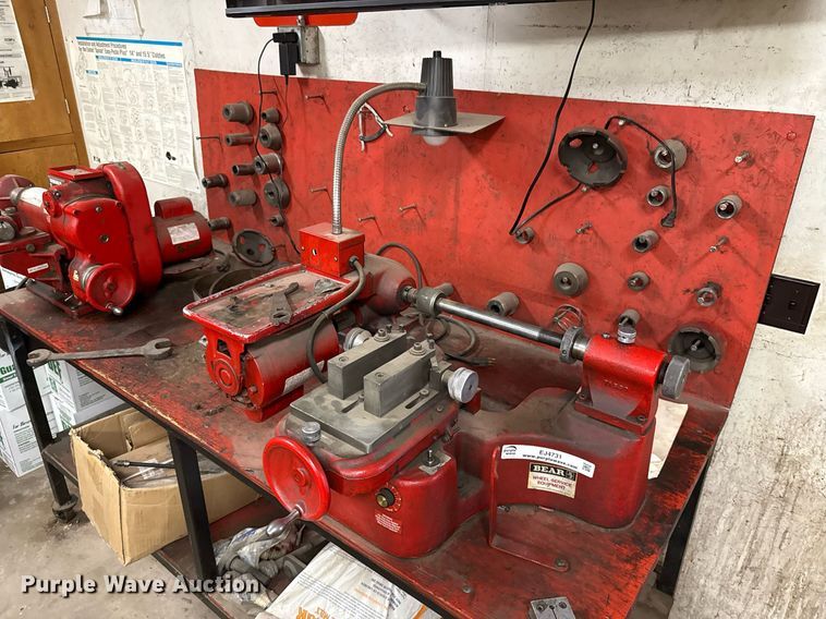 image for item EJ4731 Bear service equipment