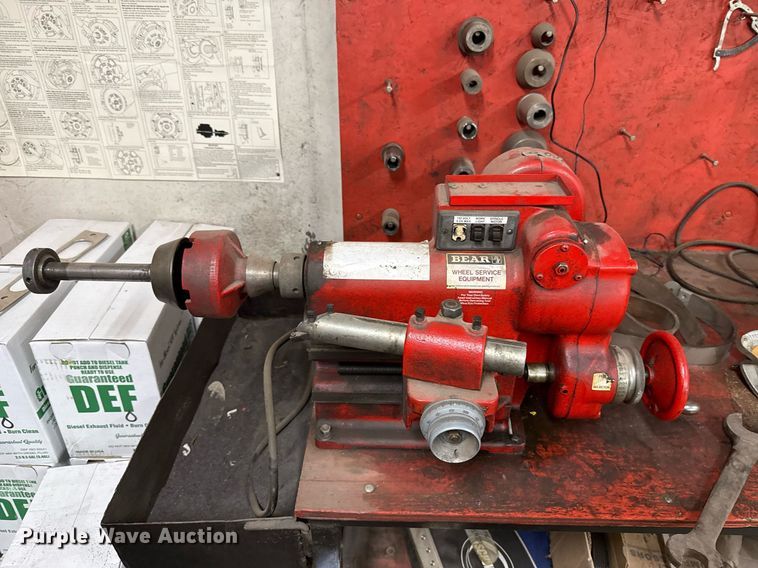 image for item EJ4731 Bear service equipment