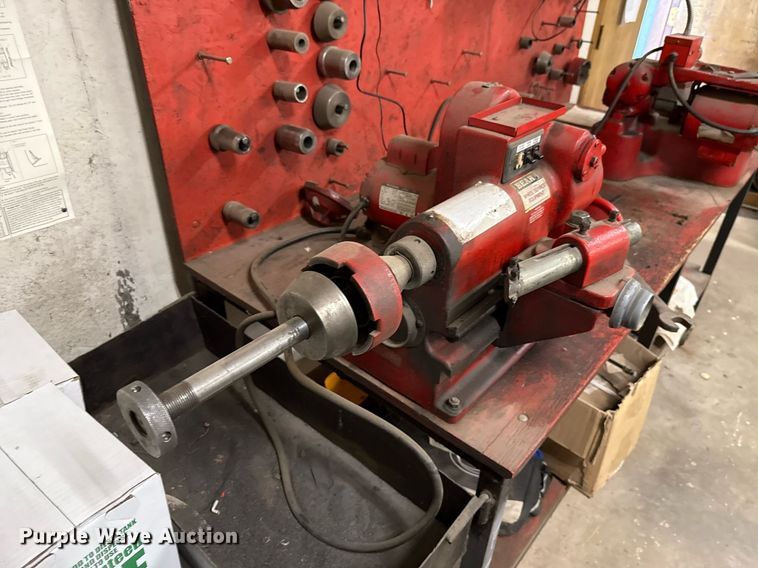 image for item EJ4731 Bear service equipment