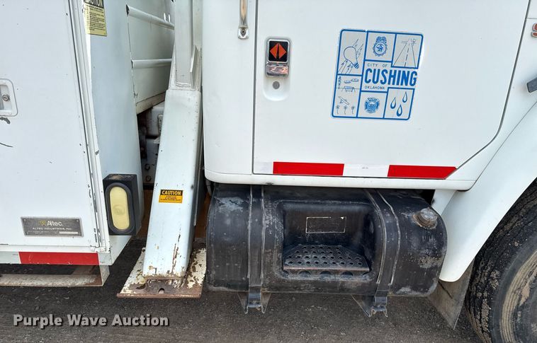 image for item EJ4734 1987 International 1754 bucket truck