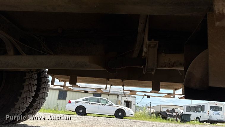 image for item EJ4734 1987 International 1754 bucket truck