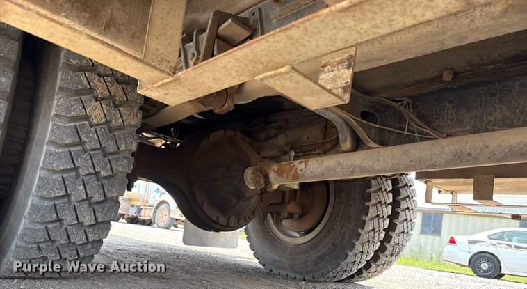 image for item EJ4734 1987 International 1754 bucket truck