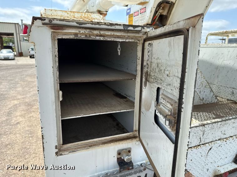 image for item EJ4734 1987 International 1754 bucket truck