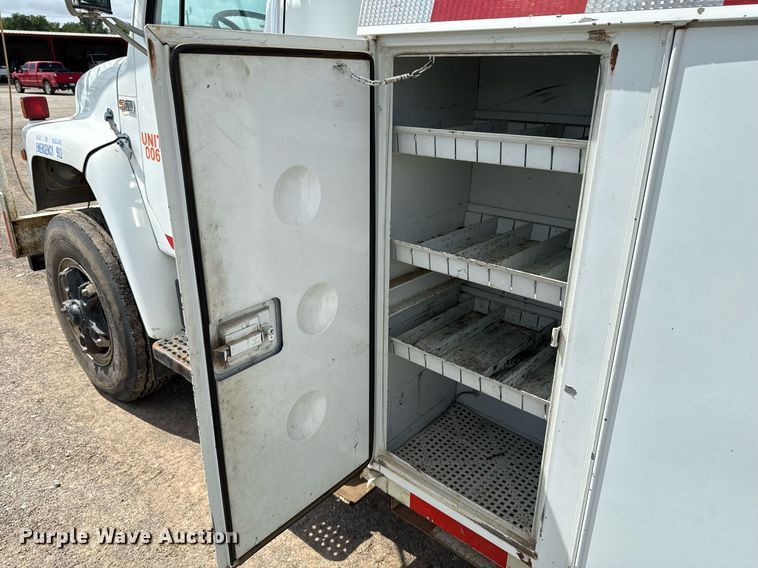 image for item EJ4734 1987 International 1754 bucket truck