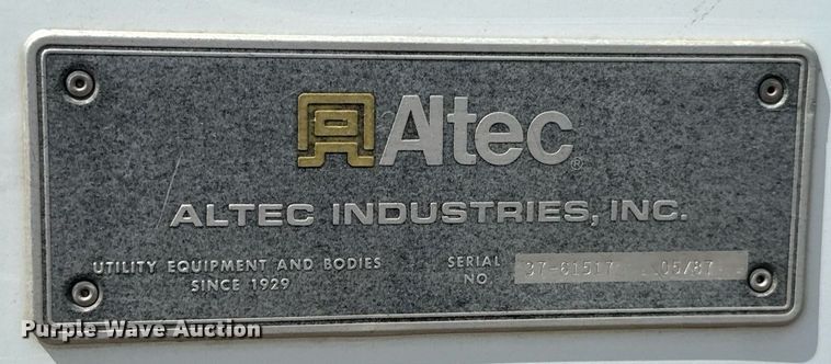 image for item EJ4734 1987 International 1754 bucket truck