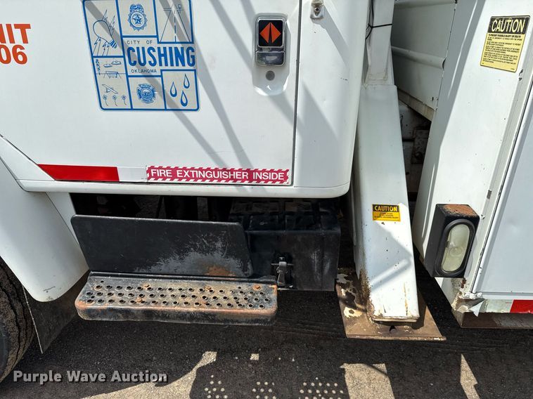 image for item EJ4734 1987 International 1754 bucket truck