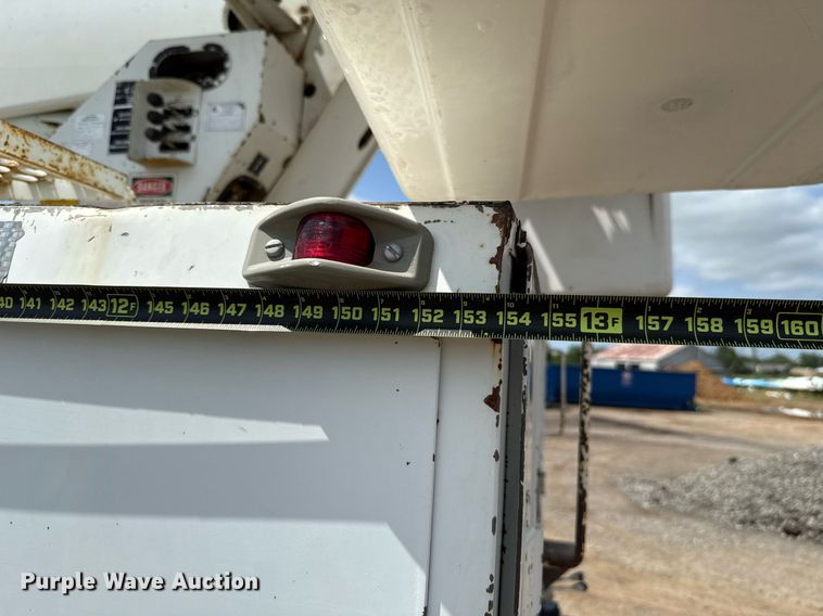 image for item EJ4734 1987 International 1754 bucket truck