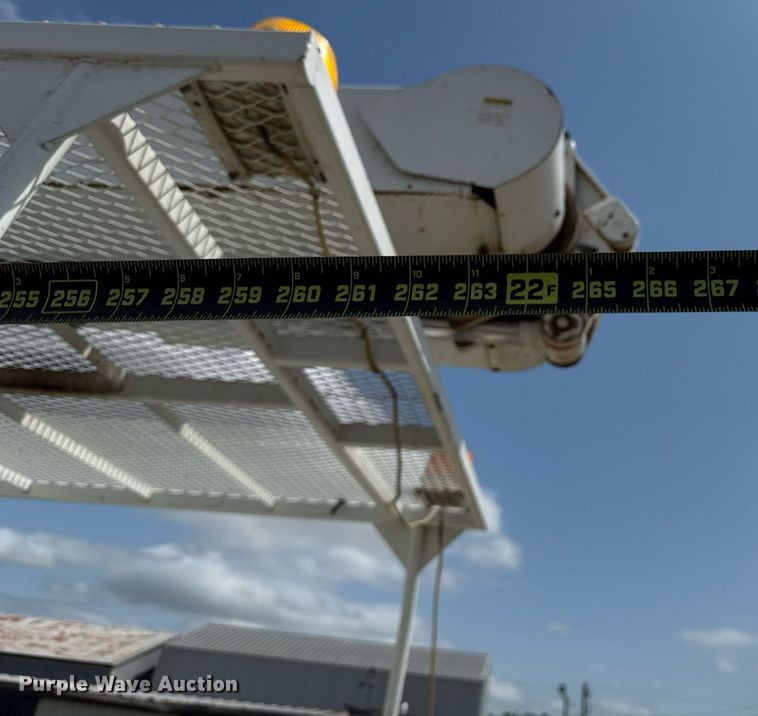 image for item EJ4734 1987 International 1754 bucket truck