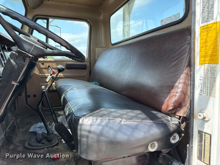 image for item EJ4734 1987 International 1754 bucket truck