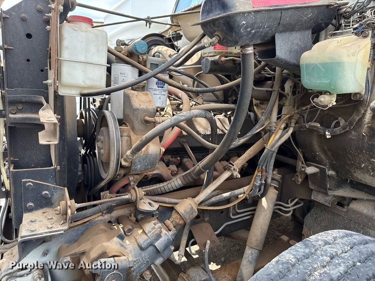 image for item EJ4734 1987 International 1754 bucket truck