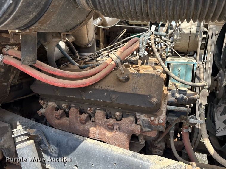 image for item EJ4734 1987 International 1754 bucket truck