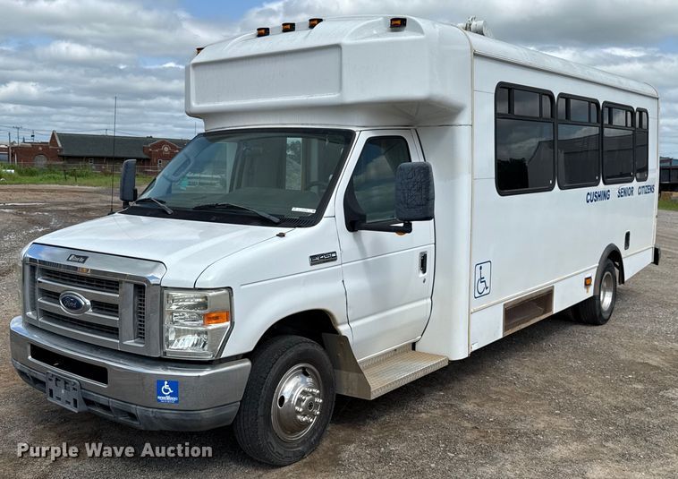 image for item EJ4735 2011 Ford E450 shuttle bus