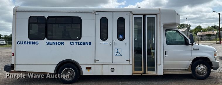 image for item EJ4735 2011 Ford E450 shuttle bus