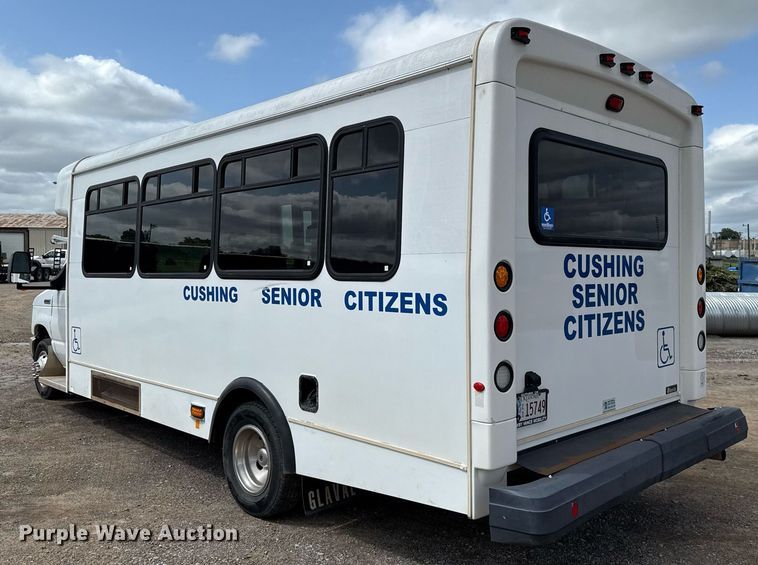 image for item EJ4735 2011 Ford E450 shuttle bus