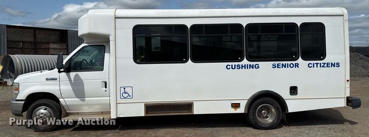 image for item EJ4735 2011 Ford E450 shuttle bus
