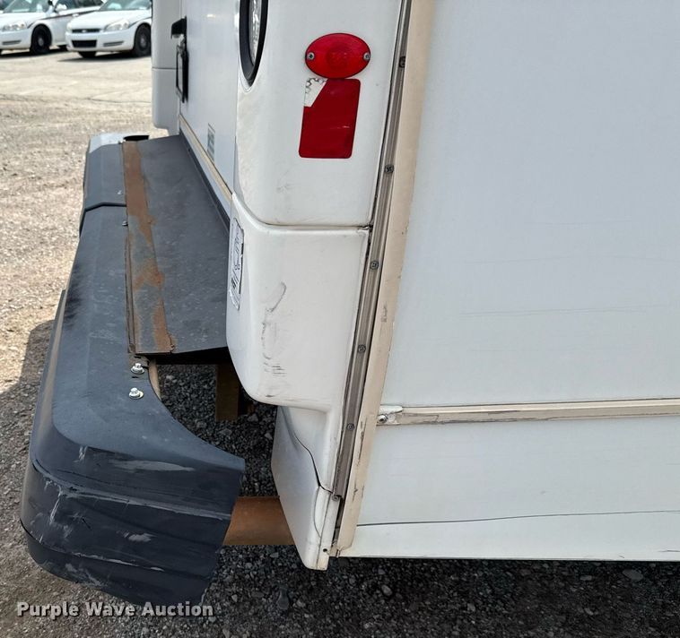 image for item EJ4735 2011 Ford E450 shuttle bus