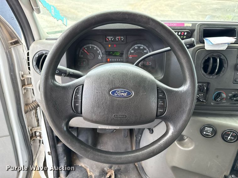 image for item EJ4735 2011 Ford E450 shuttle bus