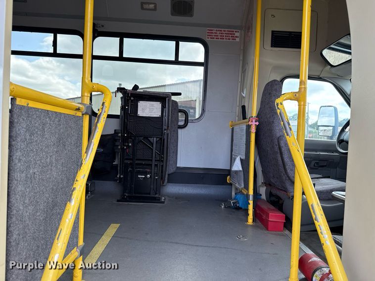 image for item EJ4735 2011 Ford E450 shuttle bus