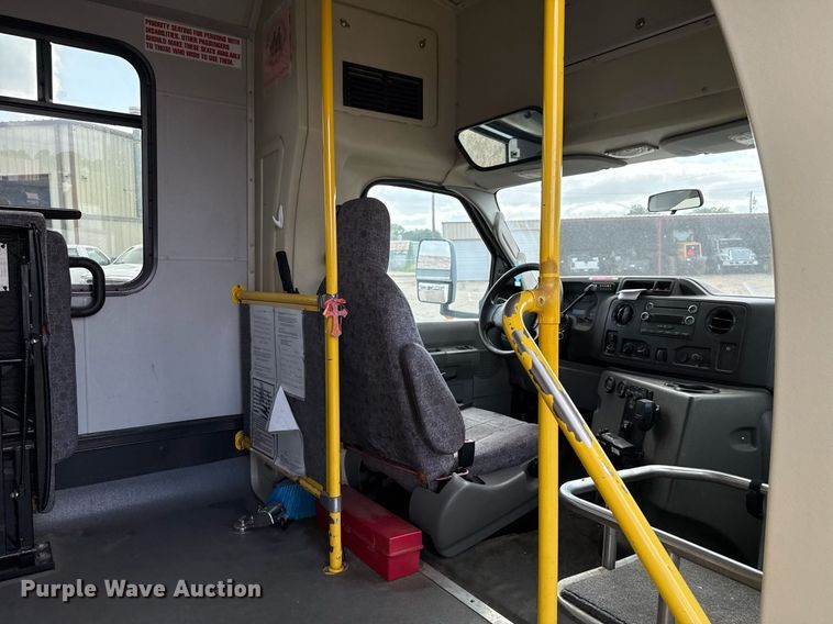image for item EJ4735 2011 Ford E450 shuttle bus