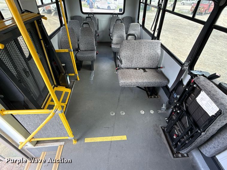 image for item EJ4735 2011 Ford E450 shuttle bus