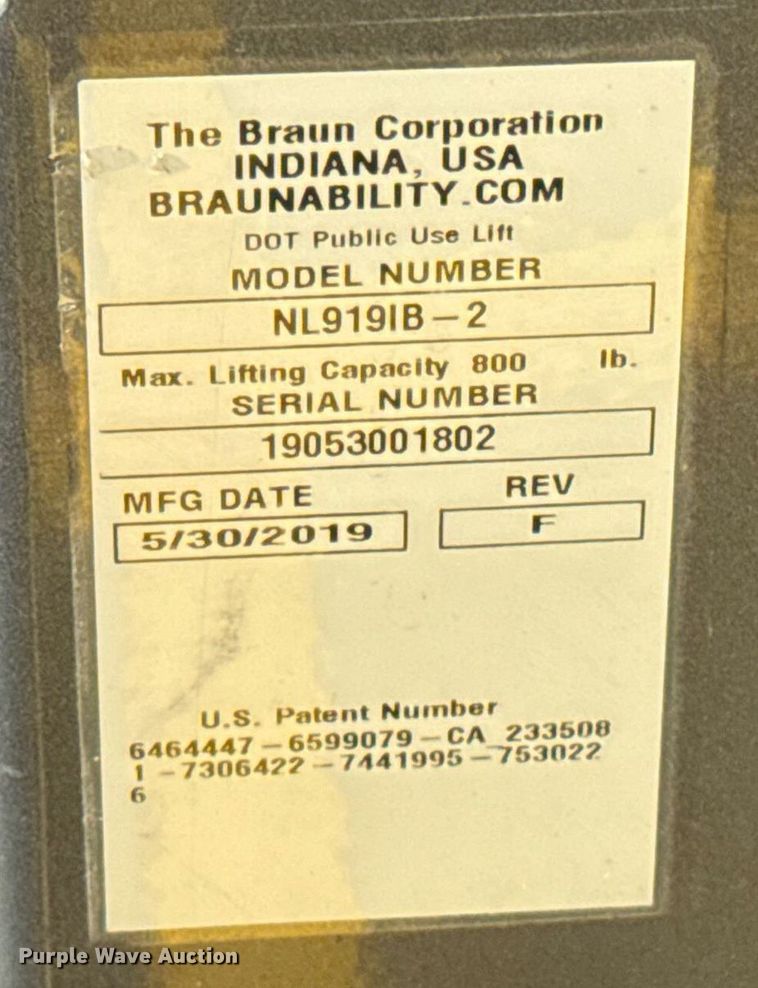 image for item EJ4735 2011 Ford E450 shuttle bus