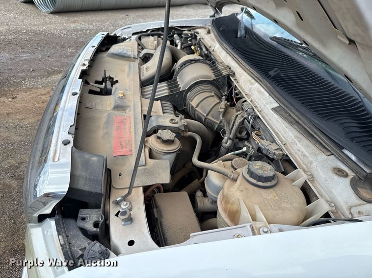 image for item EJ4735 2011 Ford E450 shuttle bus