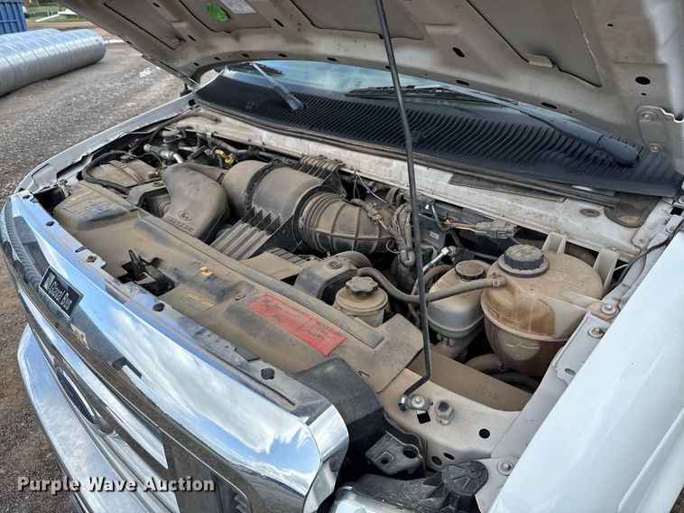 image for item EJ4735 2011 Ford E450 shuttle bus