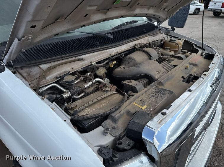 image for item EJ4735 2011 Ford E450 shuttle bus