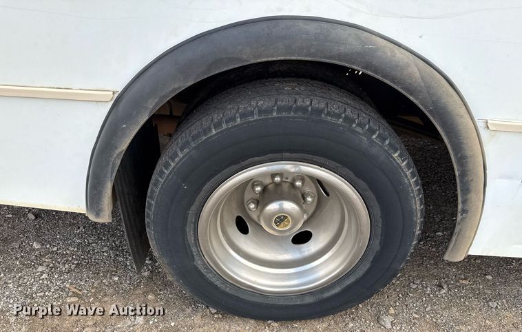 image for item EJ4735 2011 Ford E450 shuttle bus