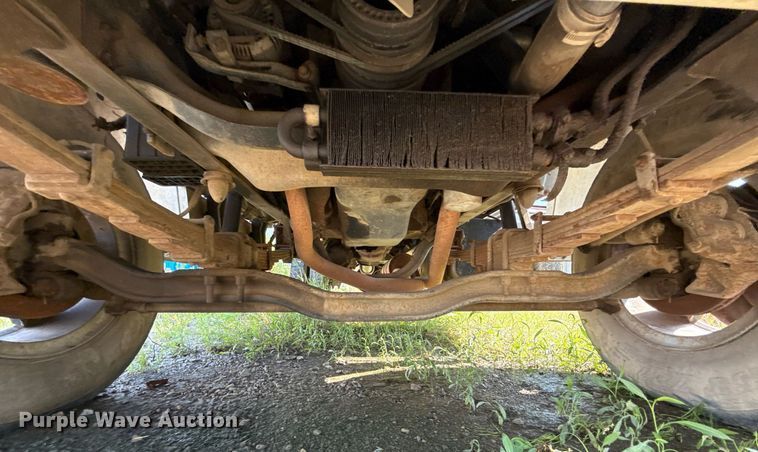 image for item EJ4740 1993 Ford F700 dump truck