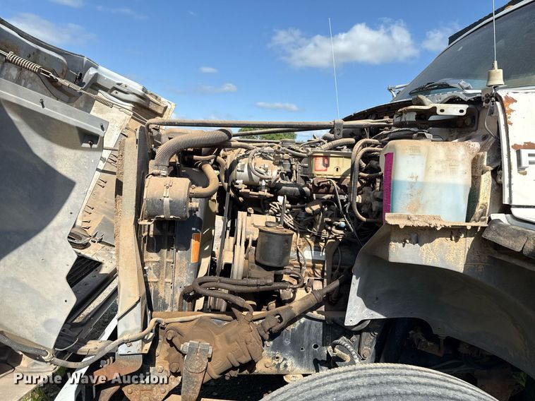 image for item EJ4740 1993 Ford F700 dump truck