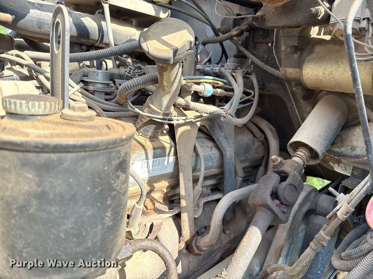 image for item EJ4740 1993 Ford F700 dump truck