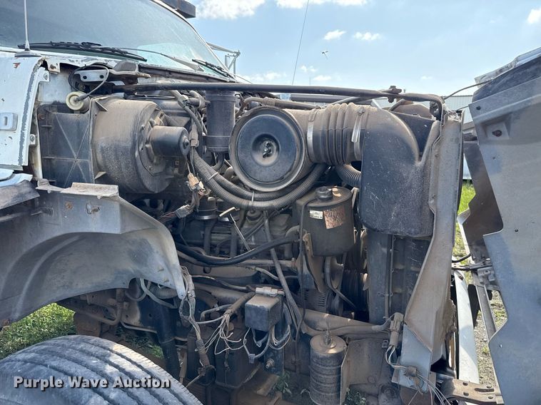 image for item EJ4740 1993 Ford F700 dump truck