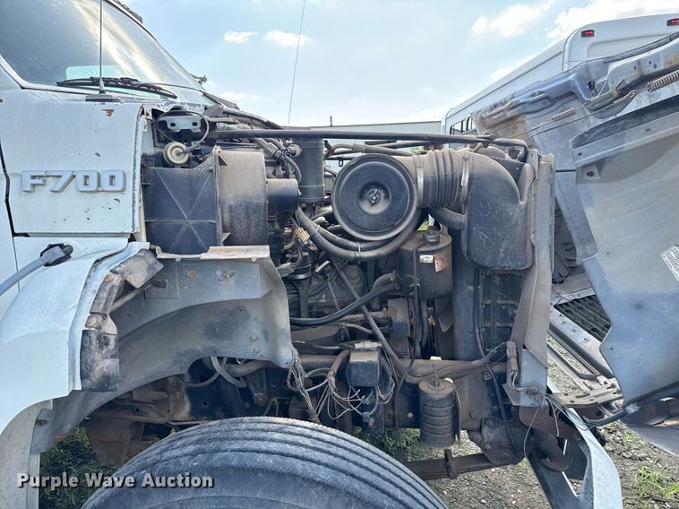 image for item EJ4740 1993 Ford F700 dump truck