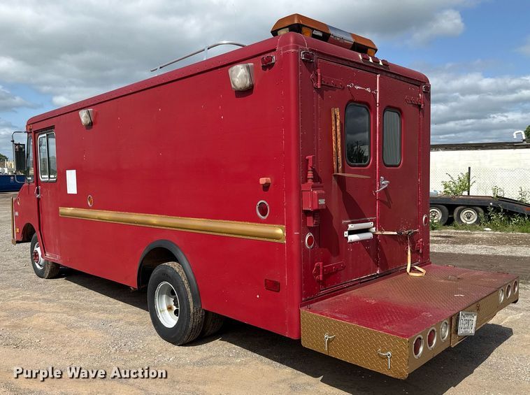 image for item EJ4741 1974 Chevrolet P Series  delivery truck