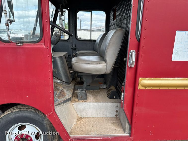 image for item EJ4741 1974 Chevrolet P Series  delivery truck