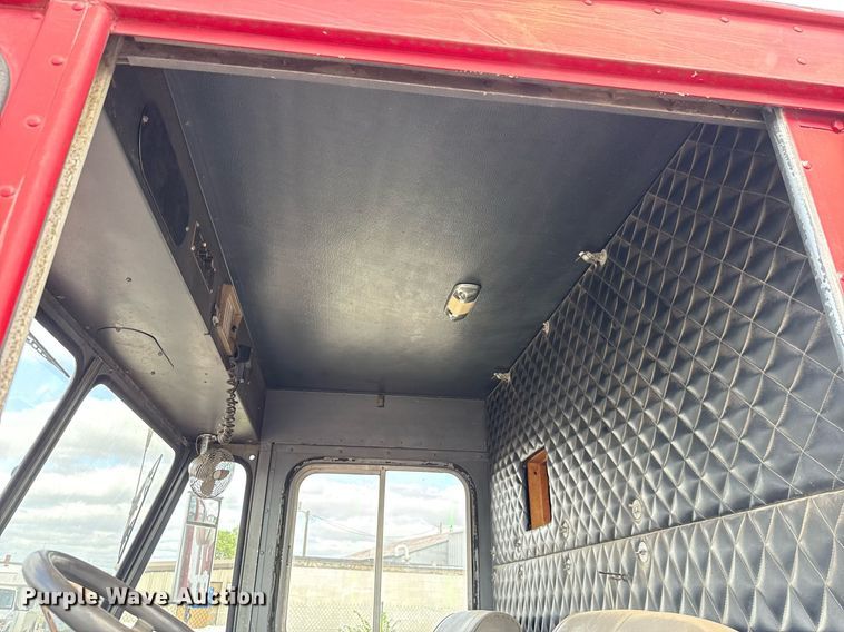 image for item EJ4741 1974 Chevrolet P Series  delivery truck