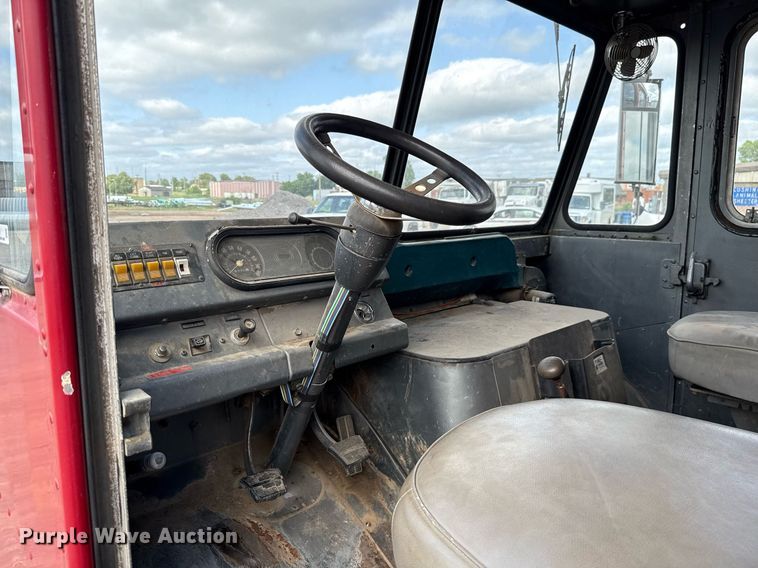 image for item EJ4741 1974 Chevrolet P Series  delivery truck