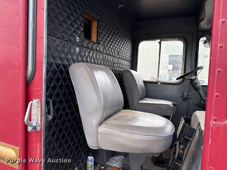 image for item EJ4741 1974 Chevrolet P Series  delivery truck