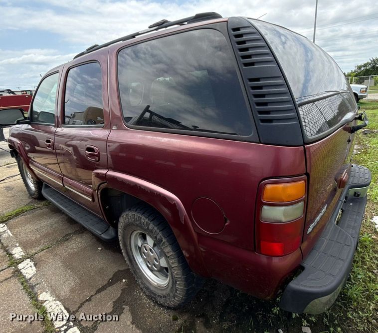 image for item EJ4742 2002 Chevrolet Tahoe SUV