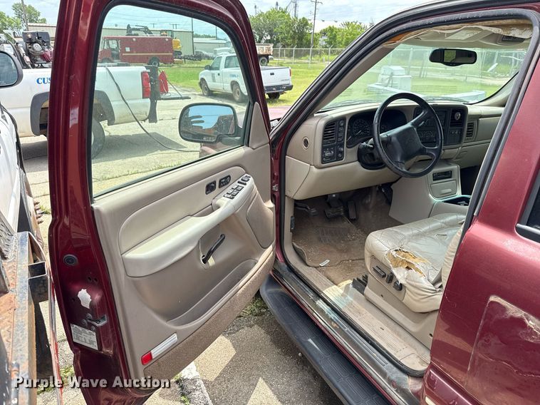 image for item EJ4742 2002 Chevrolet Tahoe SUV