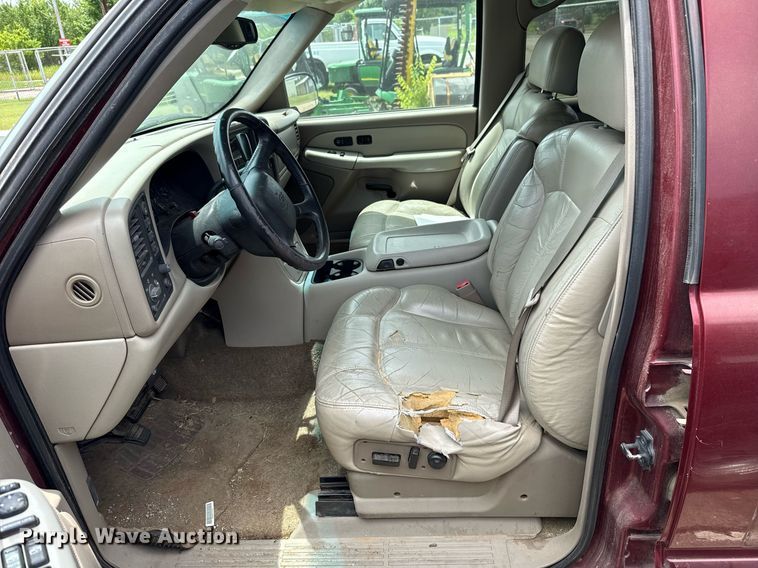 image for item EJ4742 2002 Chevrolet Tahoe SUV