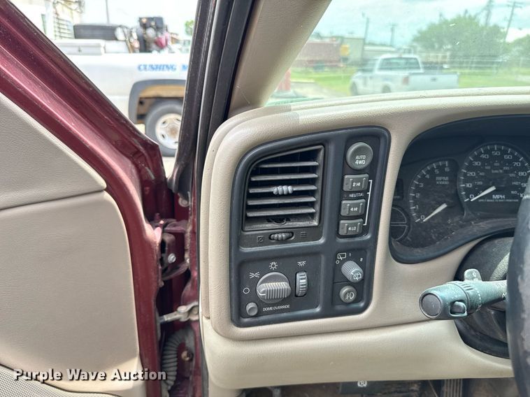 image for item EJ4742 2002 Chevrolet Tahoe SUV