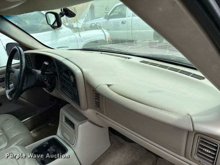 image for item EJ4742 2002 Chevrolet Tahoe SUV