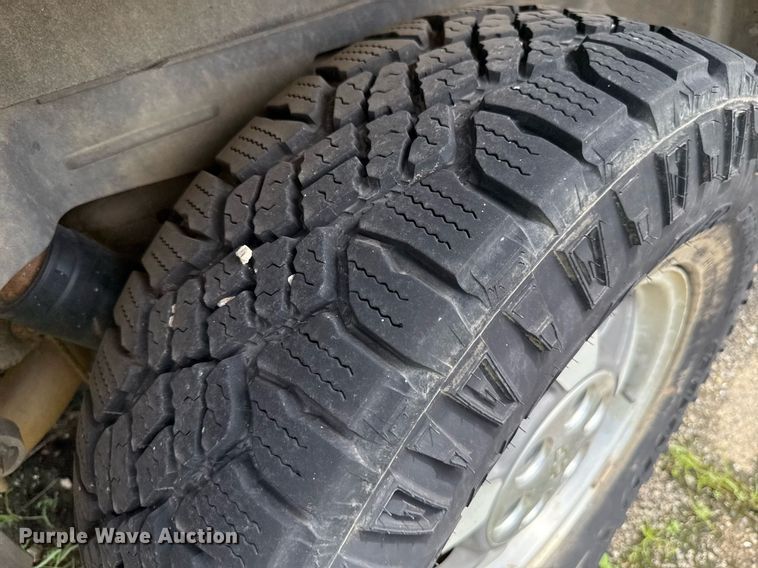 image for item EJ4742 2002 Chevrolet Tahoe SUV